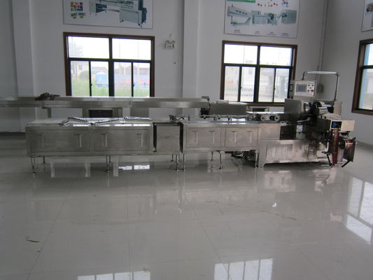 工場のためのフル オートマチック チョコレート横の流れのパックの包む機械